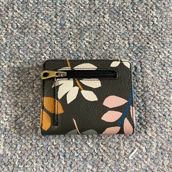 Relic by Fossil Bifold Wallet - Picture 2 of 4